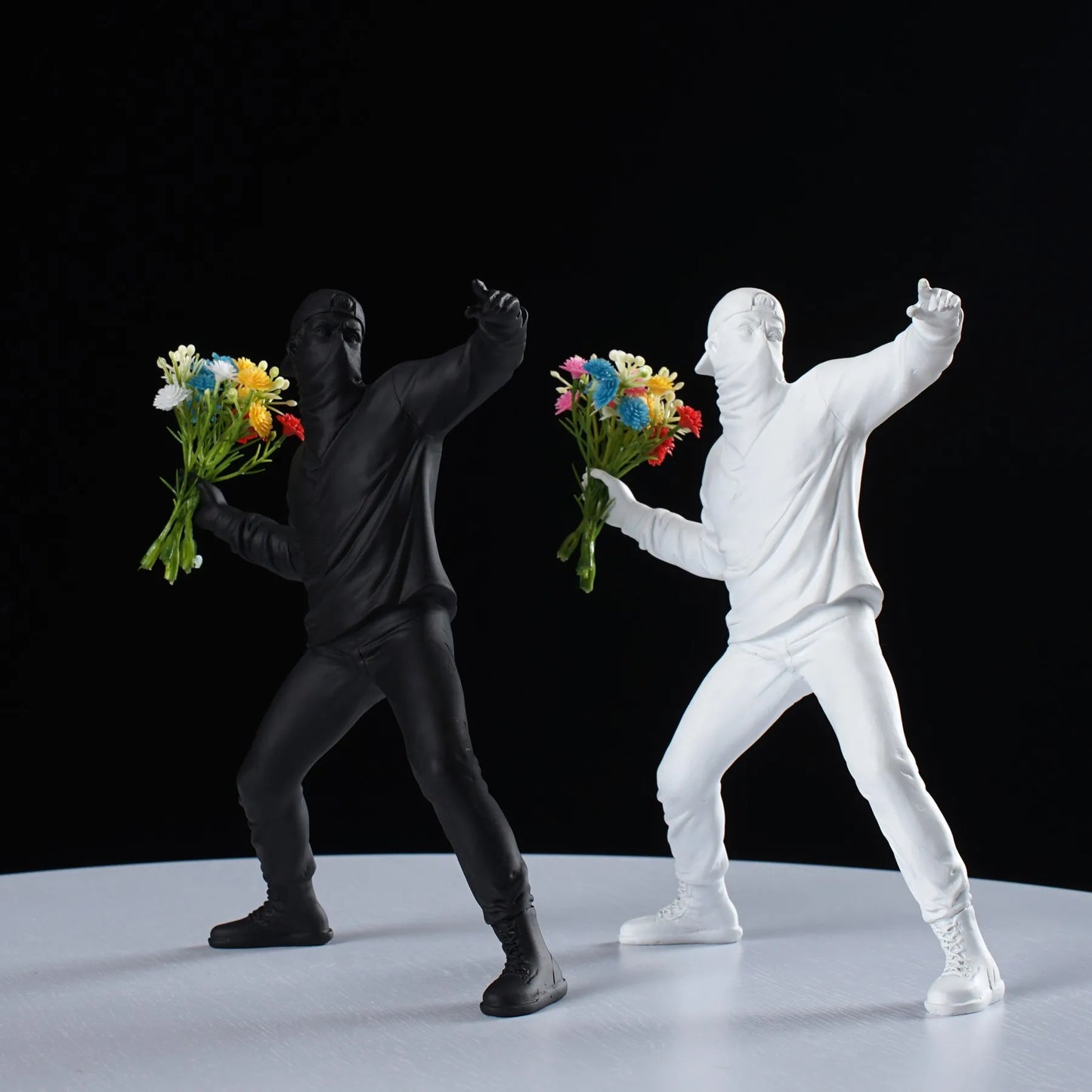 Flower Thrower – Modern Pop Art Decorative Sculpture