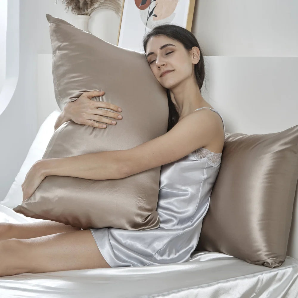 LunaLuxe Pillowcase – 100% Natural Mulberry Silk Luxury Cover