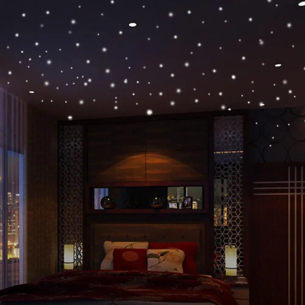 StarryDream Dots – Glow-in-the-Dark Stickers for Kids' Rooms