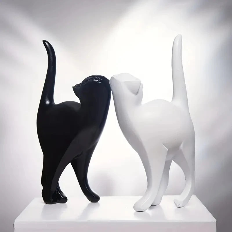 Feline Love: Romantic Cat Figurines