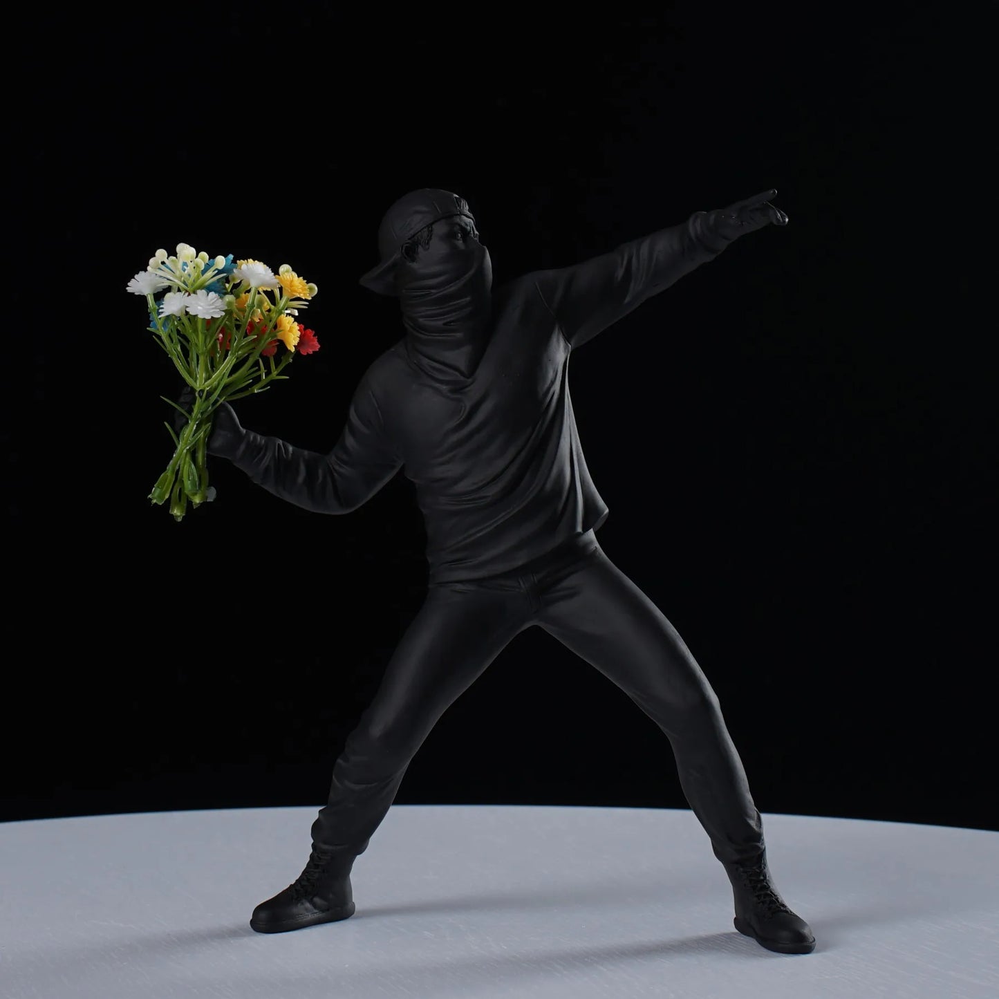 Flower Thrower – Modern Pop Art Decorative Sculpture